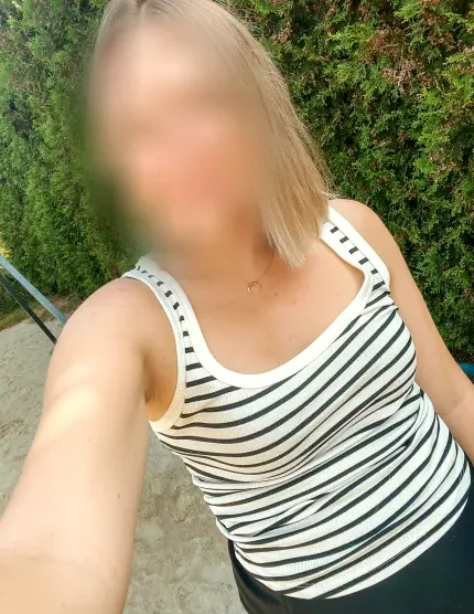 Bianca, 37