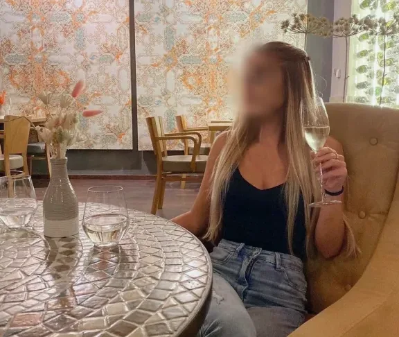 Camilla, 32