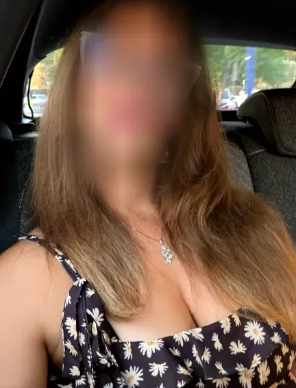 Ellen, 30