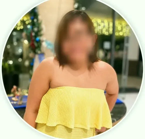 Emilie, 32