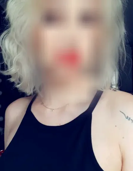 Isabella, 37