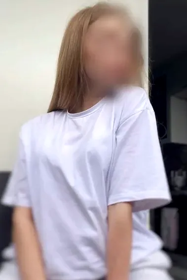 Milica, 24