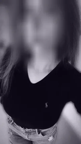 Rosa, 26